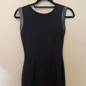 Little back dress with leather details